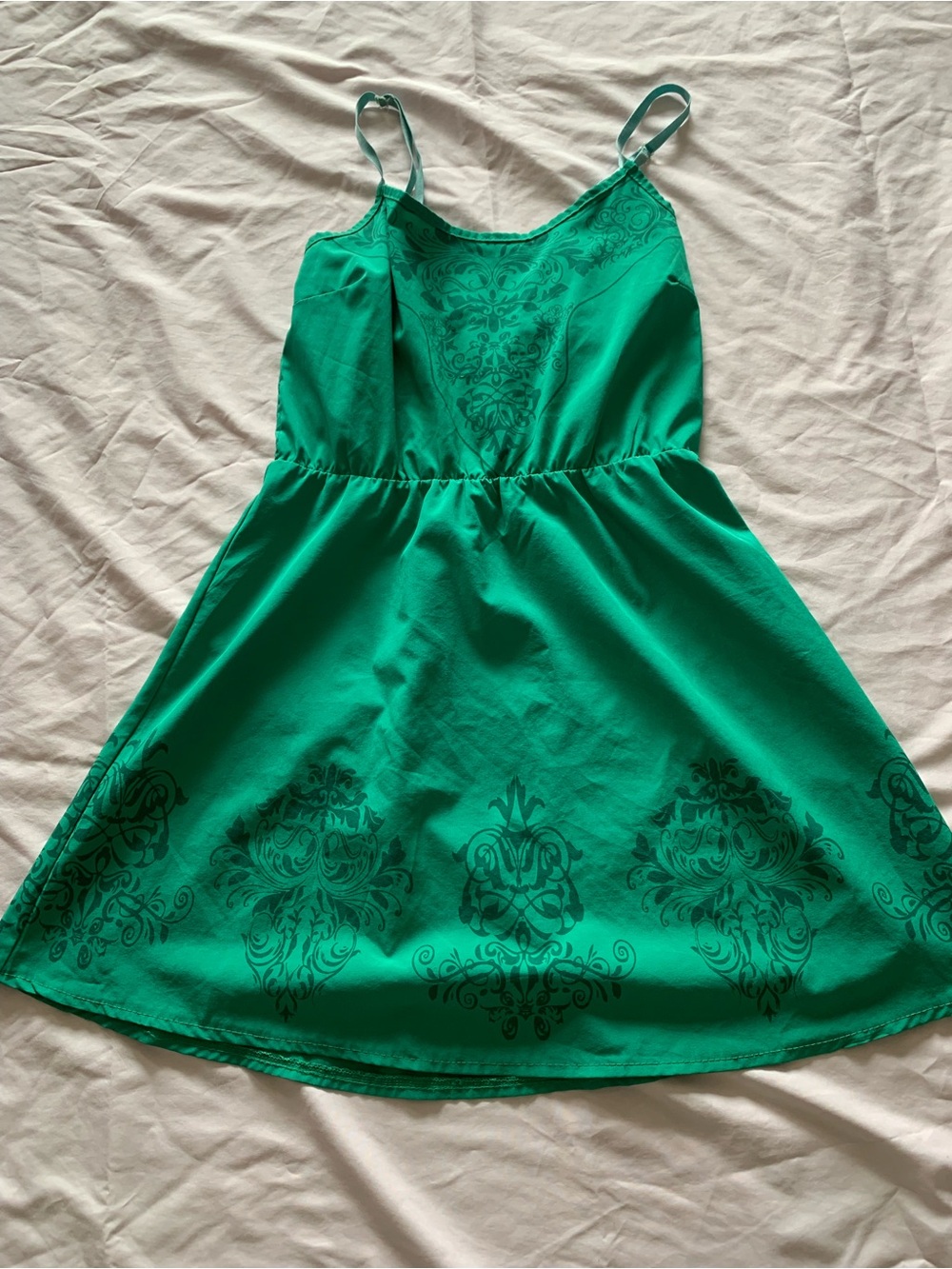 Green Spaghetti-Strap Casual Dress with Decorative Print